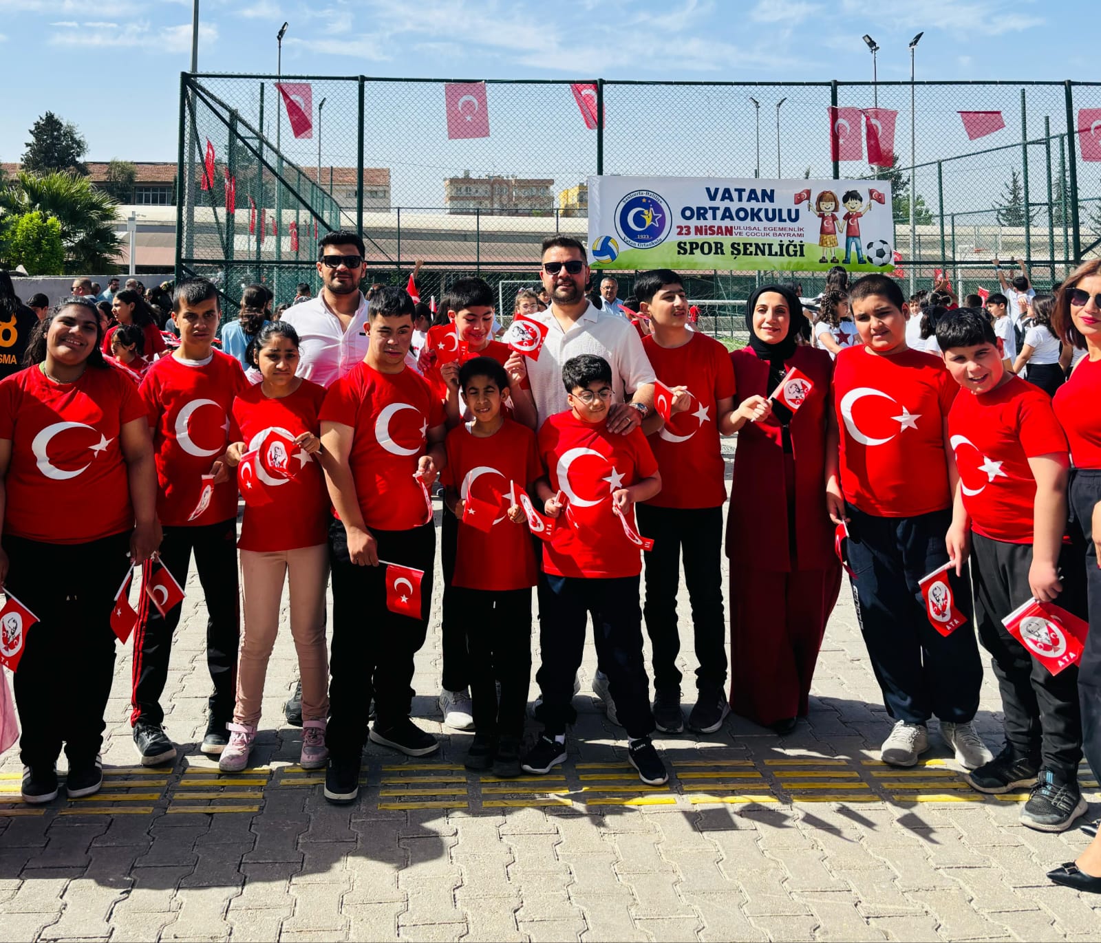 Şanlıurfa'da Bayraklar Otizmli Yüreklerle Dalgalandı