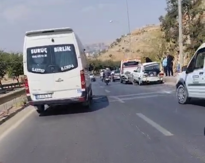 Şanlıurfa'da 7 Aracın Karıştığı Zincirleme Trafik Kazası
