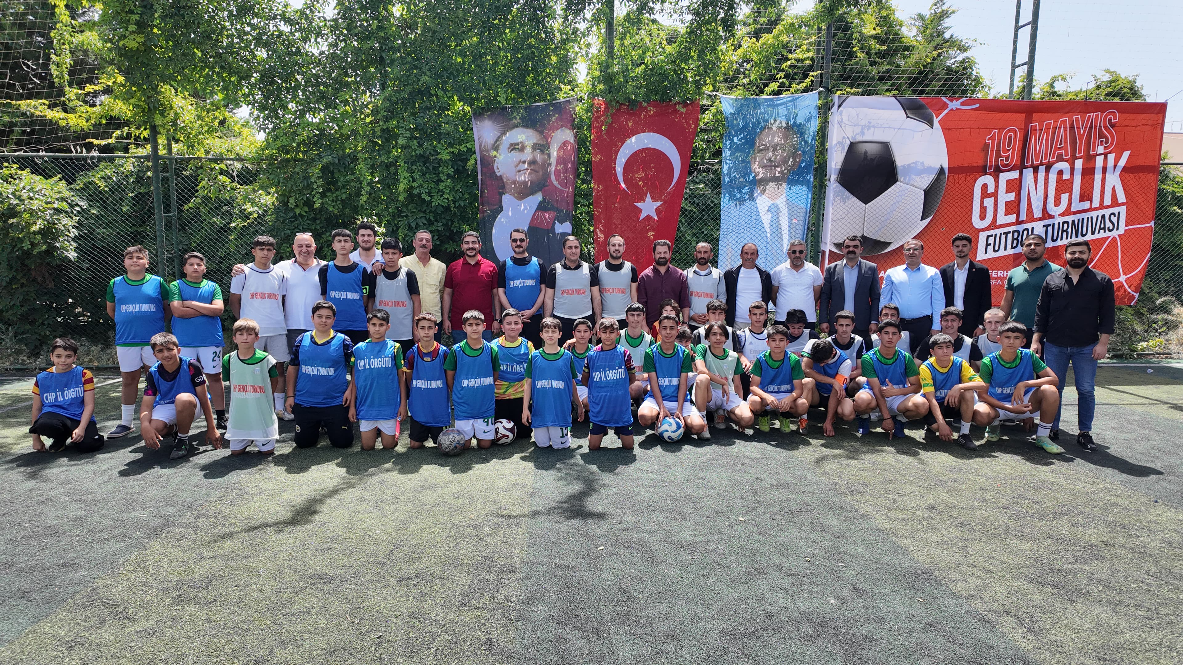 CHP Şanlıurfa’dan Gençliğe Sahada Destek: “Gençliğe Umut, Dayanışmaya Saha Olduk”