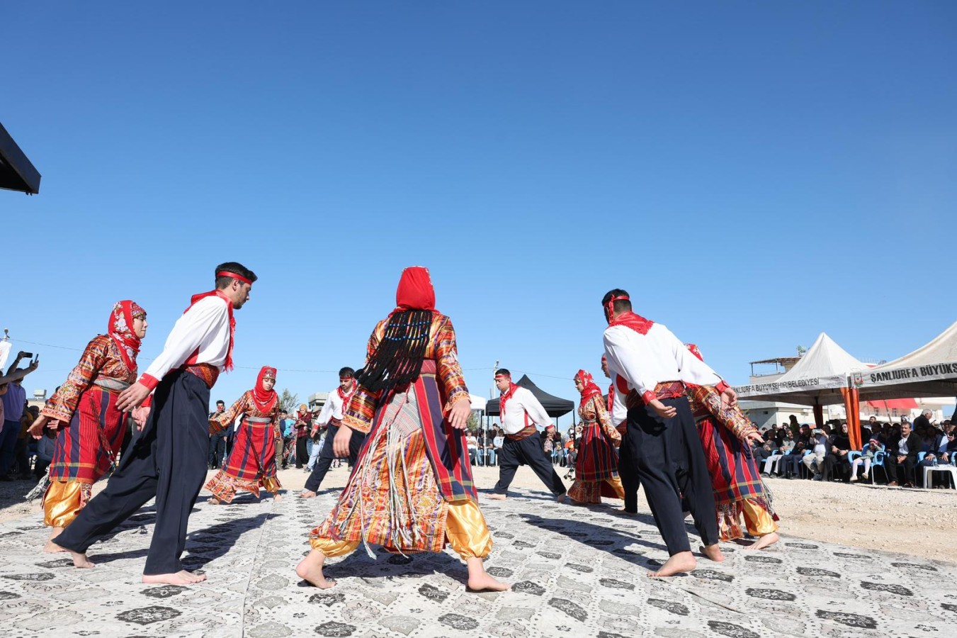  Kısas Mahallesi’nde geleneksel 17. Aşure Şenliğine Büyük İlgi