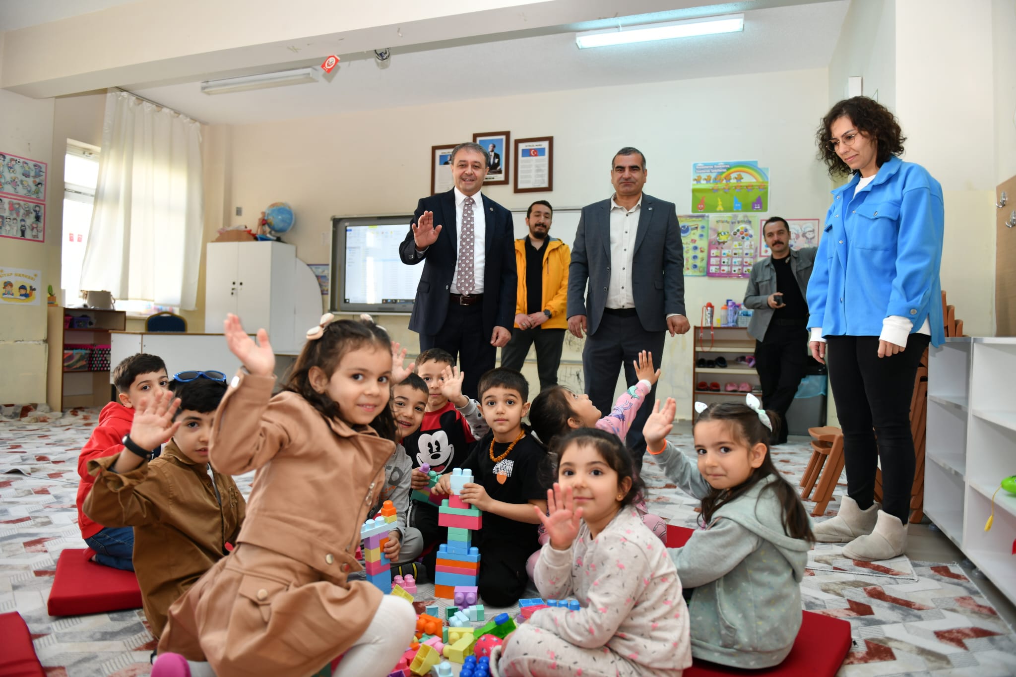 Vali Şıldak Okulu Ziyaret Etti