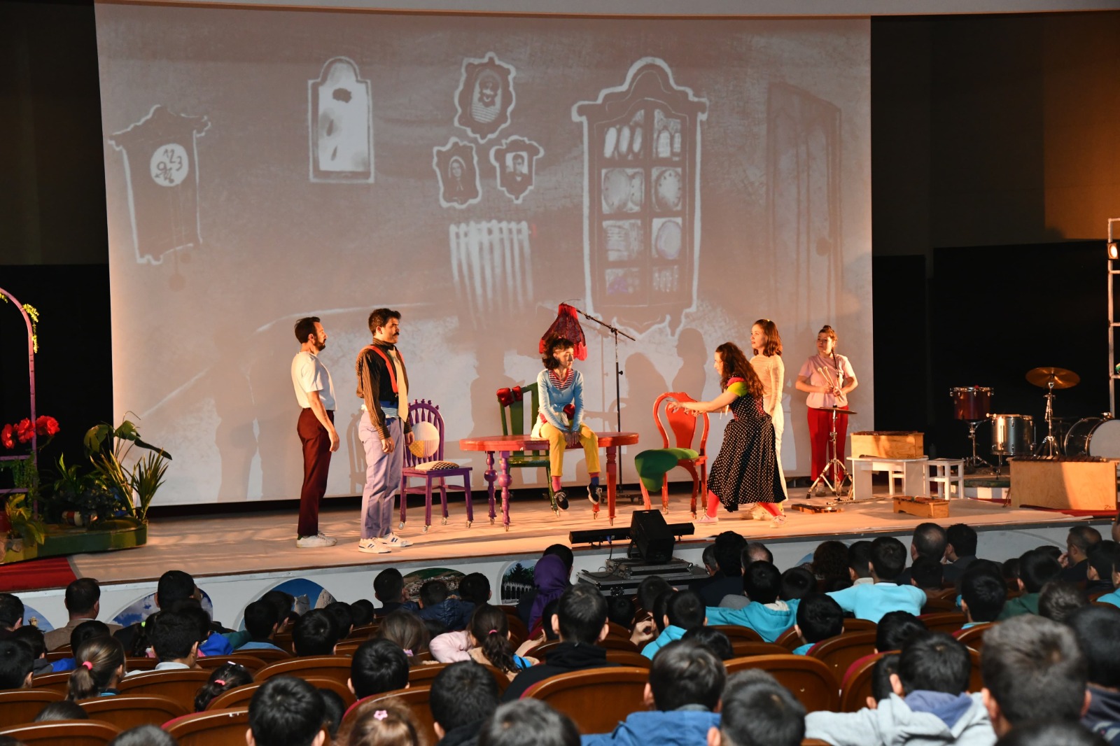 Tiyatro Urfa'da Bir Başka Güzel Oluyor